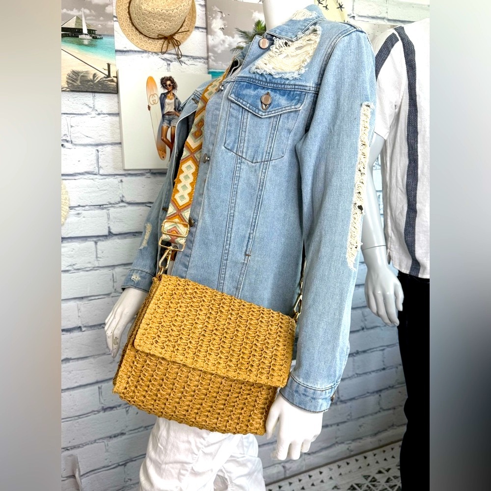 Woven Tan crossbody/purse with Aztec printed strap - Picture 6 of 12
